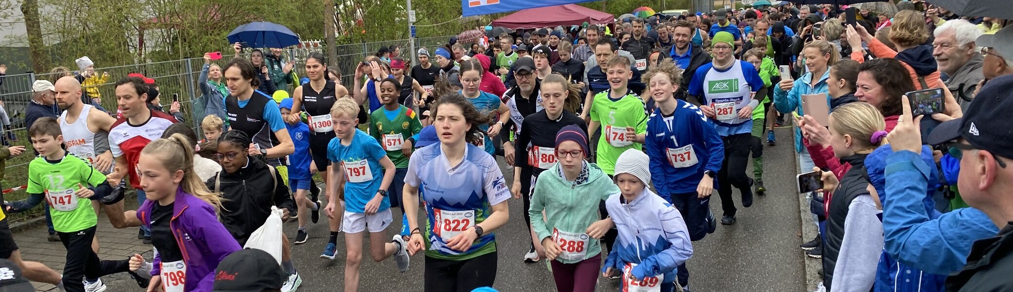 Starts beim letzten Burgweintinger Nepallauf im Jahr 2023 bei der 2,5 km-Strecke und 5-km-Strecke | © Thomas Plößl/SV Burgweinting 